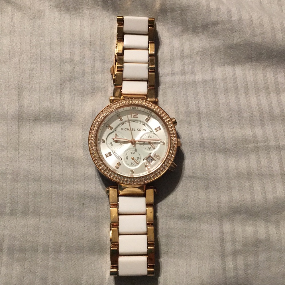 Michael Kors Rose Gold Watch - Picture 6 of 7